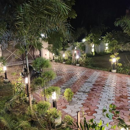 Gc Farms Ayodhya Exterior foto